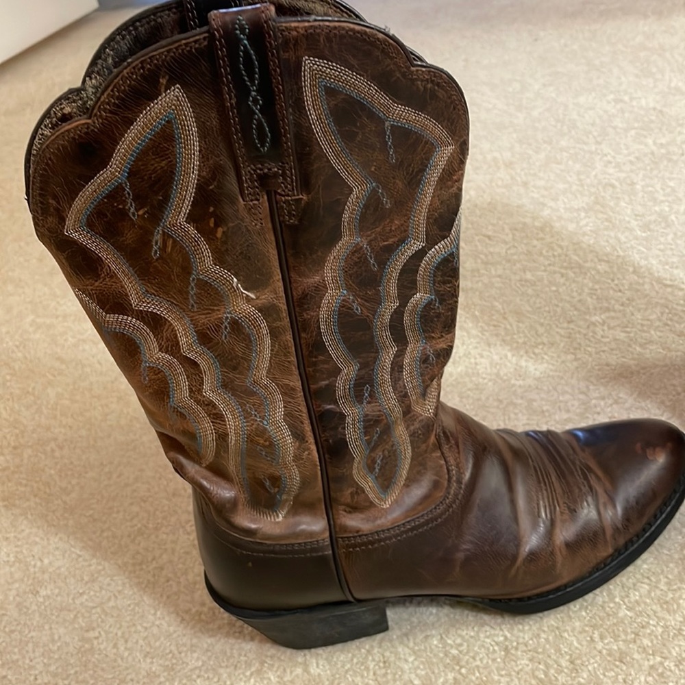 Ariat women’s cowboy boots size 7.5